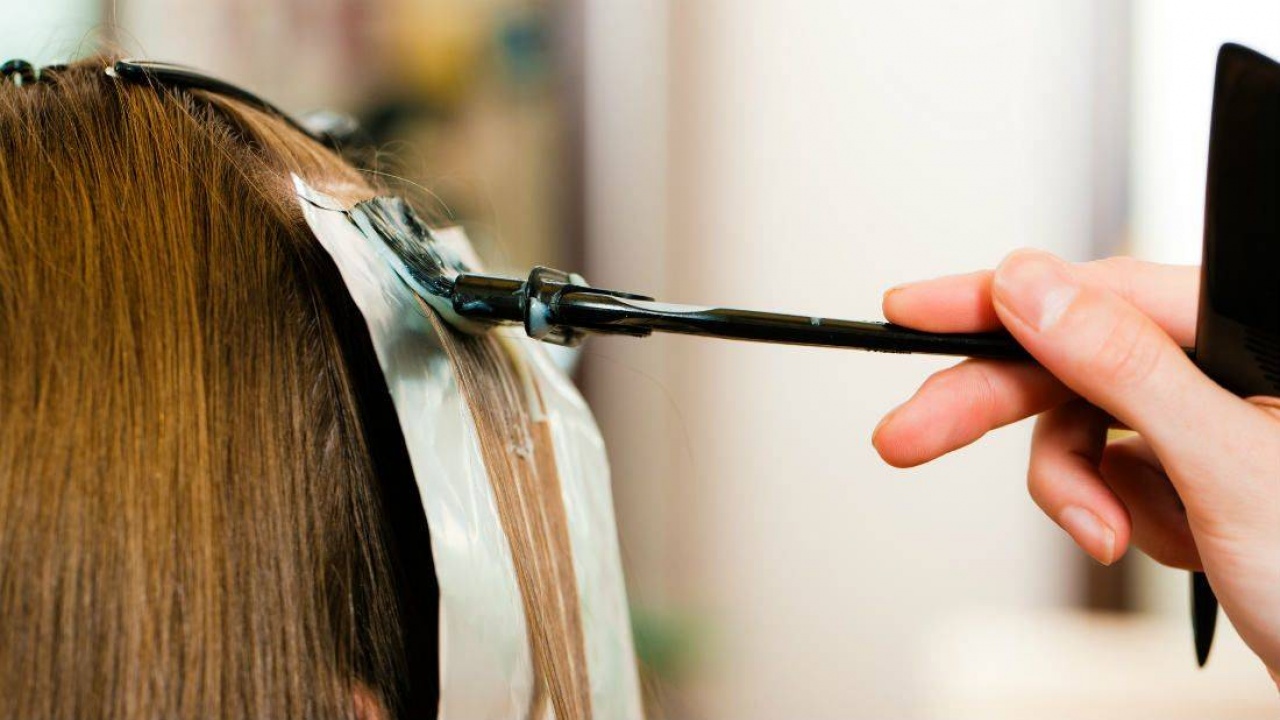 Mechas con aluminio vs. balayage: todo lo que debes saber 
